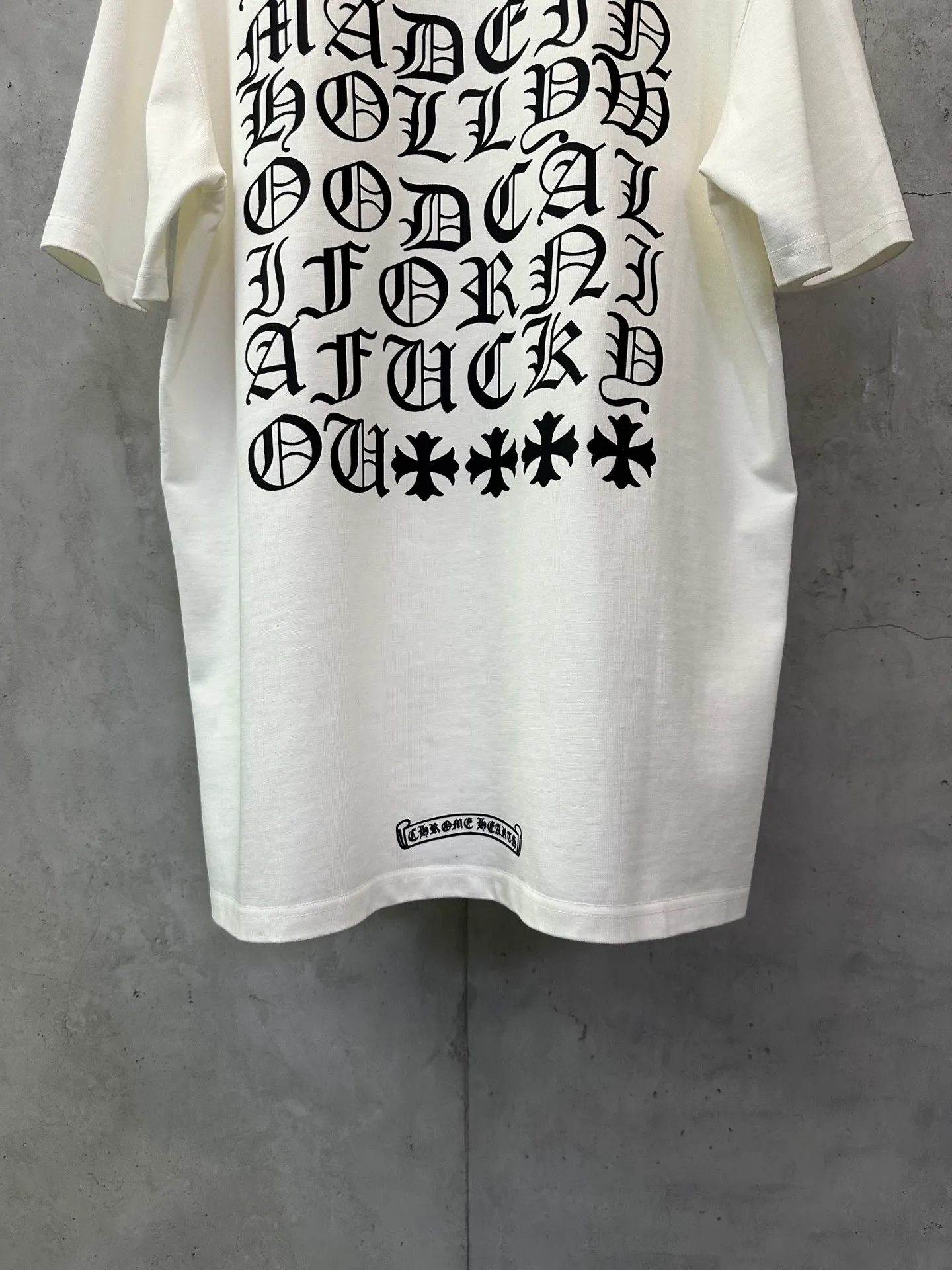P270 Chrome Hearts 25ss classic Sanskrit gray letter round neck short-sleeved T-shirt. Fabric is high-definition and super heavy. Cotton double yarn compact Xinjiang cotton. Weight 400g. Paired with 2*2 Salona rib. 420g. Clean cloth. Clear texture. Tight feel. Stiff. High color fastness. No deformation. No discoloration. Customized hardware. Thread. Accessories. Alignment. Same style for men and women. -Color: Black White Gray -Size: XS S M L XL
